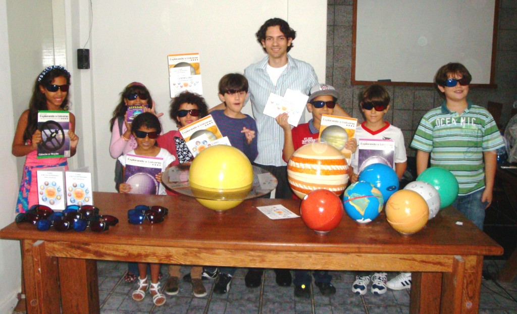 Minicurso - ABC da Astronomia para Crianças Data: 13/07/2013