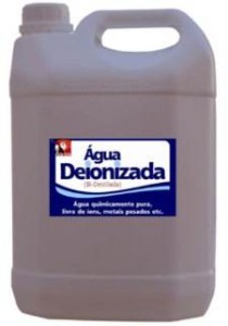 água deionizada