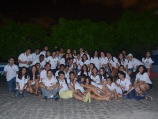 Alunos da Escola Paroquial Nossa Senhora de Fátima na aula prática de observação do céu - 31 de agosto de 2017 - AstroPE.